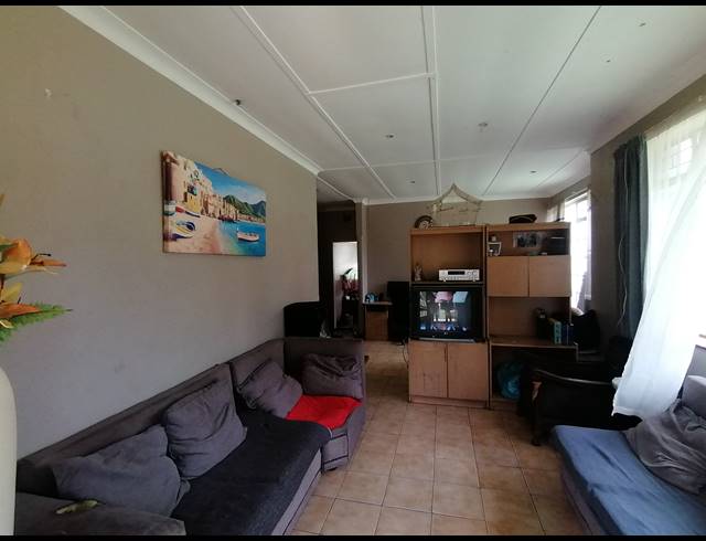 3 BEDROOM FREESTANDING SOLD IN STILFONTEIN EXT 1